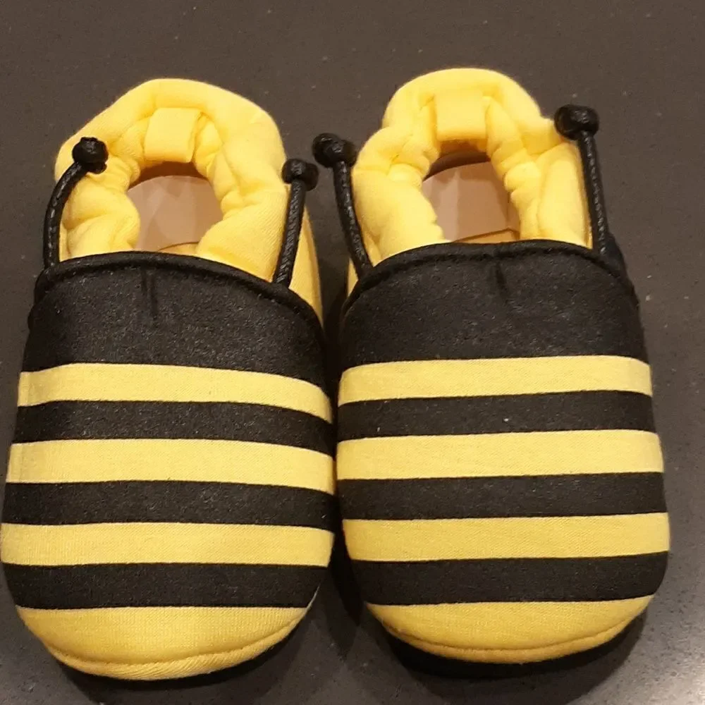 Bumble Bee Baby/Toddler Slippers. NEW